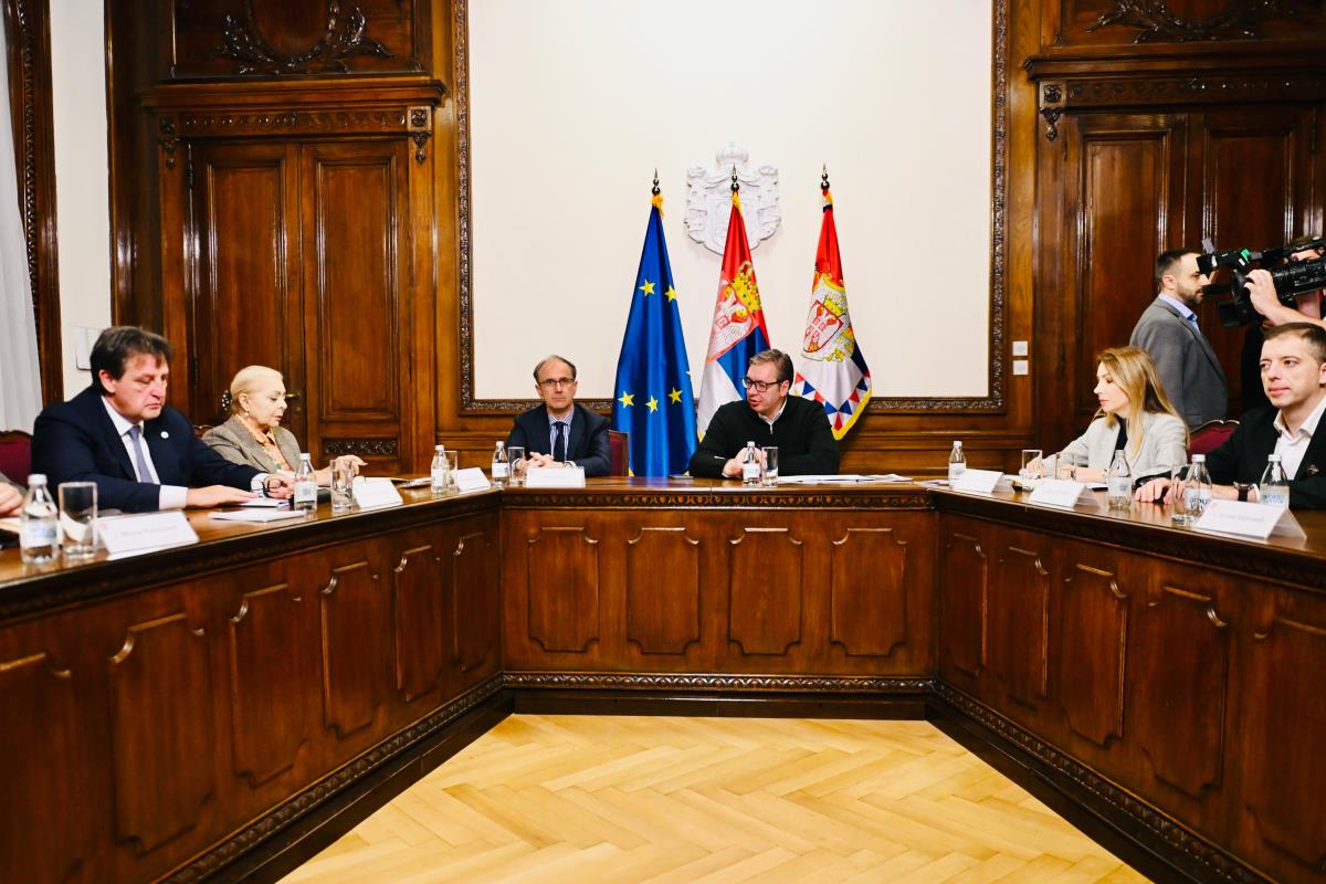 Aleksandar Vučić NIS sastanak (15).jpg