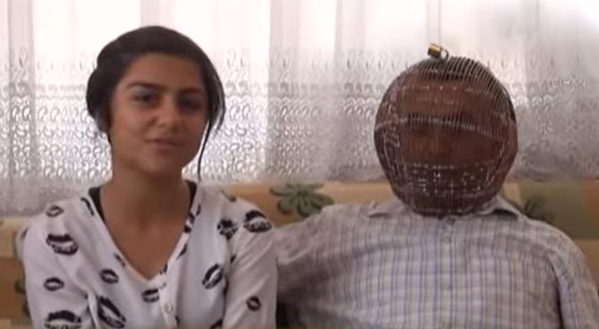 Turčin Ibrahim Jucel sa suprugom.jpg