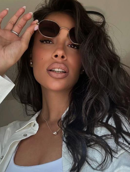 OVA ZGODNA BRINETA JE NOVA DEVOJKA STANISLAVA KROFAKA! Na mrežama sve puca od oblina, ovo su detalji o njihovoj vezi (FOTO)