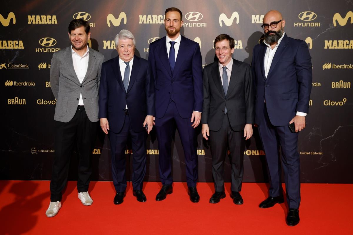 Jan Oblak i Olga Danilović