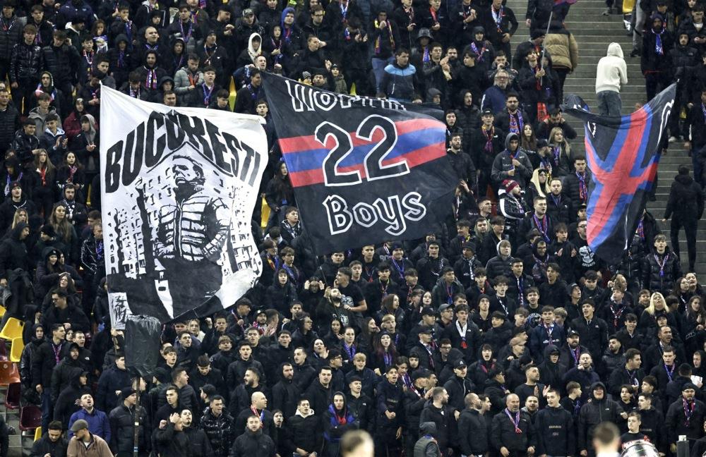 Navijači FCSB na utakmici protiv Bolonje u Ligi Evrope 2025