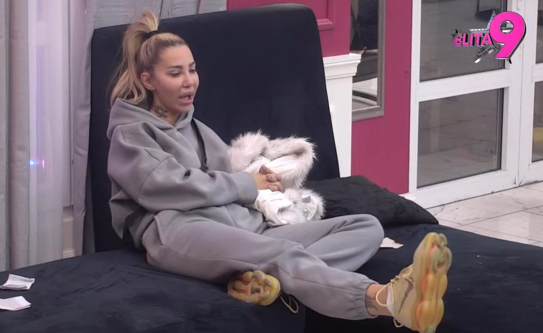 "TUŽILA ME JE DOK SAM BILA TRUDNA" Janjuš i Aneli Ahmić ponovo u žestokoj svađi: Novi detalji izneti u javnost!