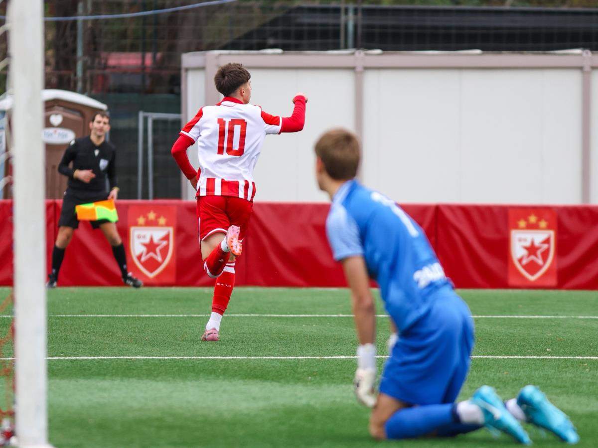 Dimitrije Šarić na utakmici protiv Žiline u omladinskoj Ligi šampiona 2025