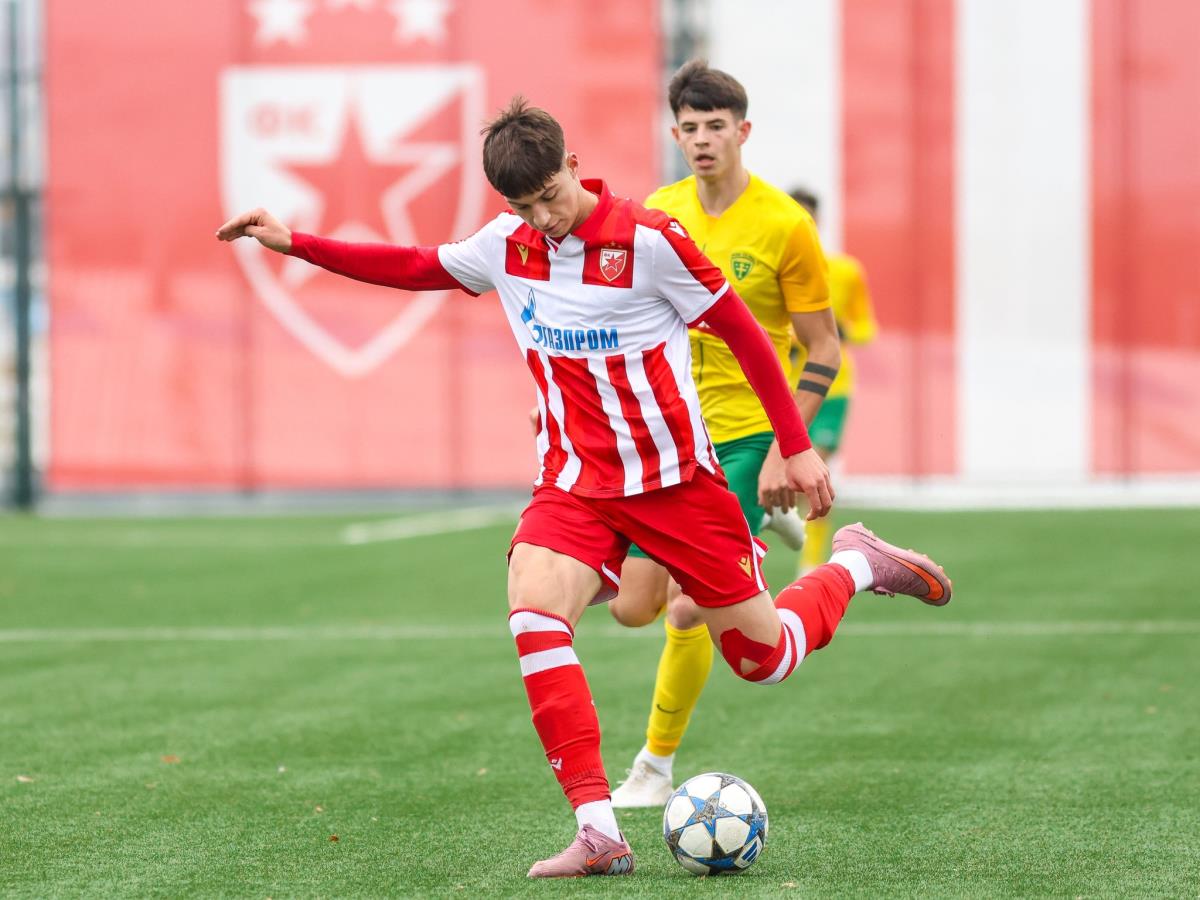 Dimitrije Šarić na utakmici protiv Žiline u omladinskoj Ligi šampiona 2025