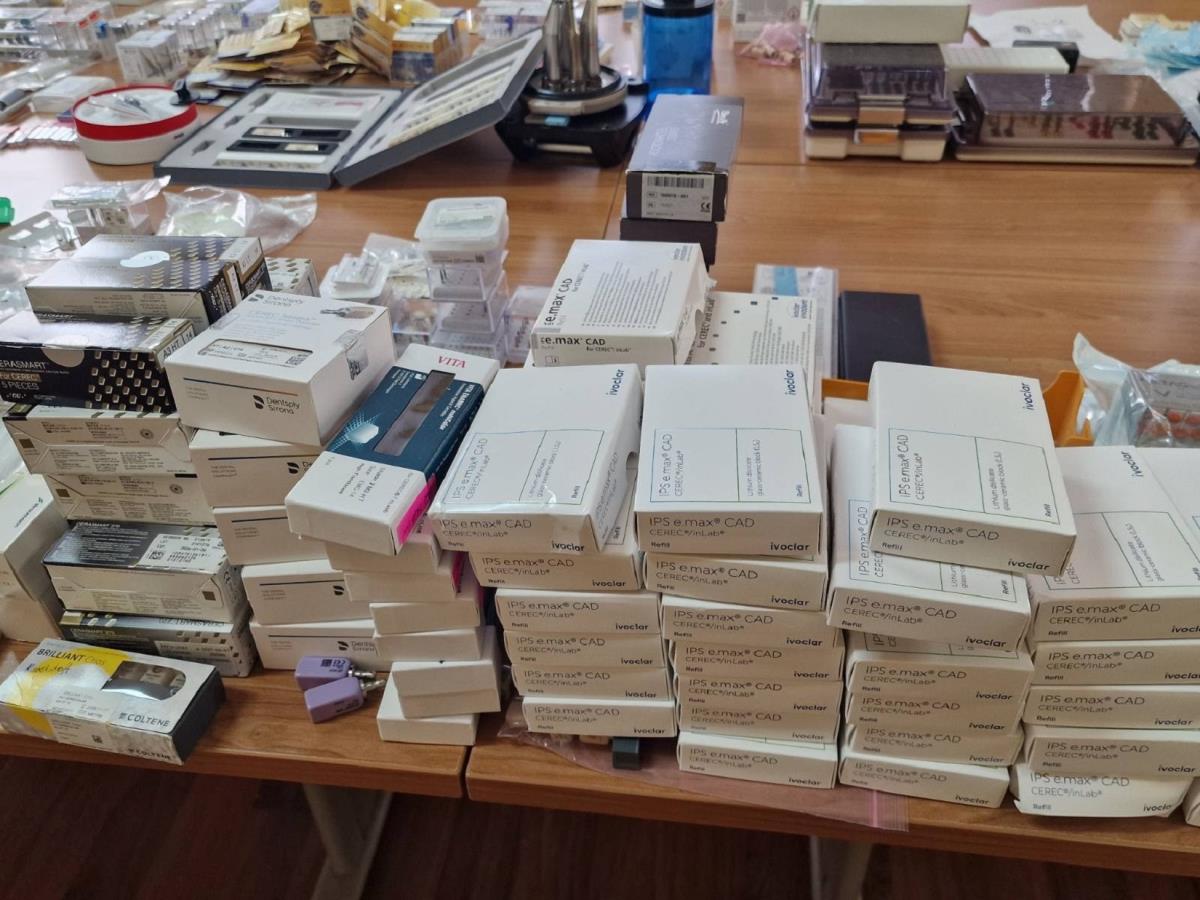 Stomatološka oprema krijumčarenje (14).jpg