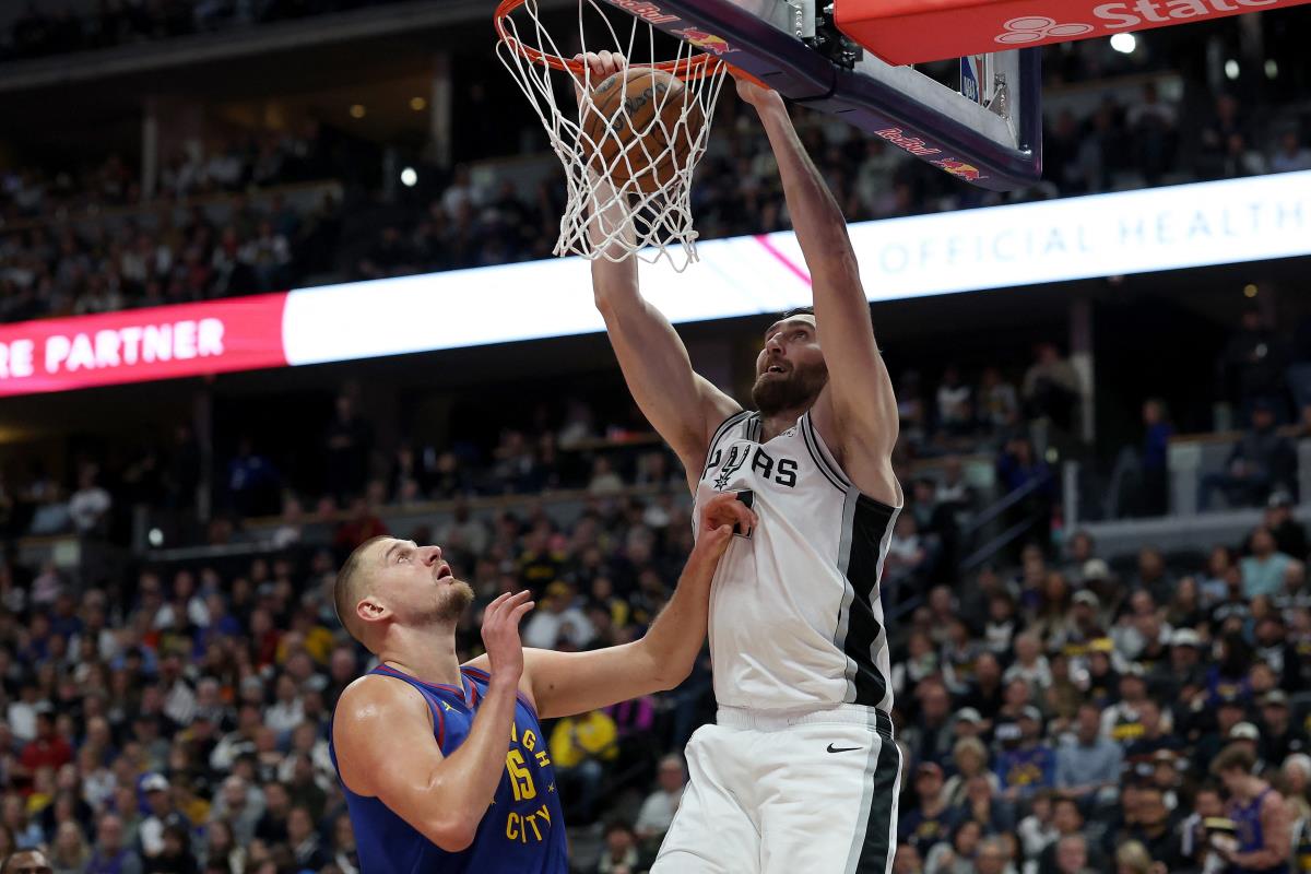Nikola Jokić na meču Denver - San Antonio
