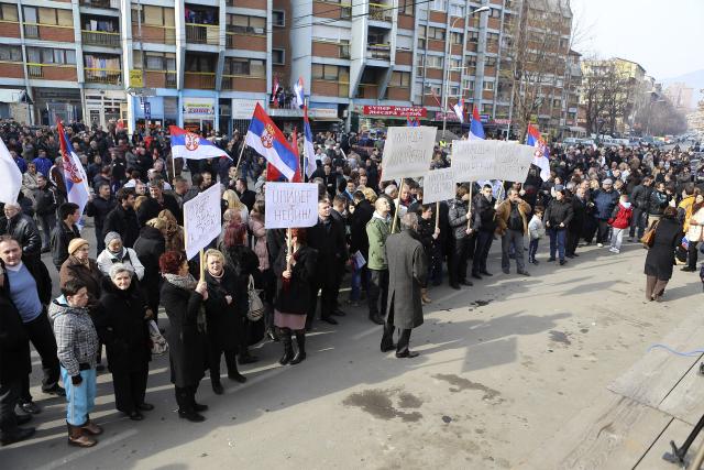 hapsenje-olivera-ivanovica-protest-kosovska-mitrovica.jpg