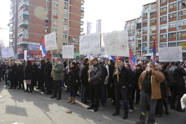 hapsenje-olivera-ivanovica-protest-kosovska-mitrovica.jpg