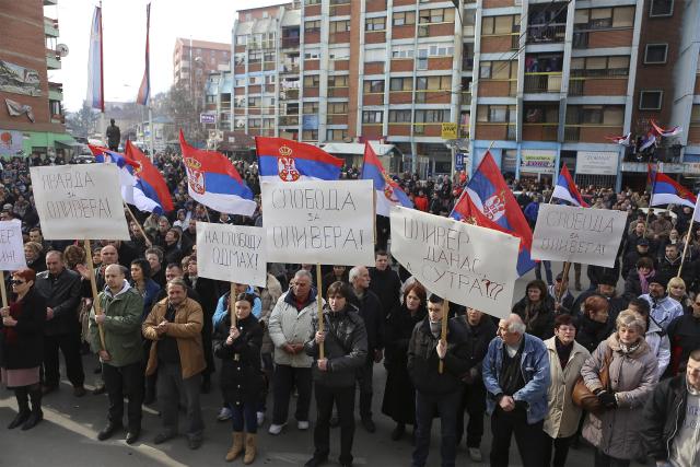 hapsenje-olivera-ivanovica-protest-kosovska-mitrovica.jpg