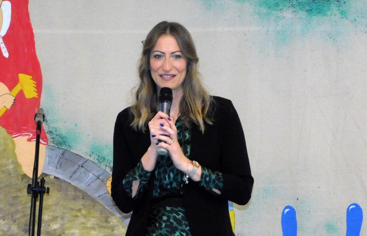 LOZNICA - Direktorka.jpg