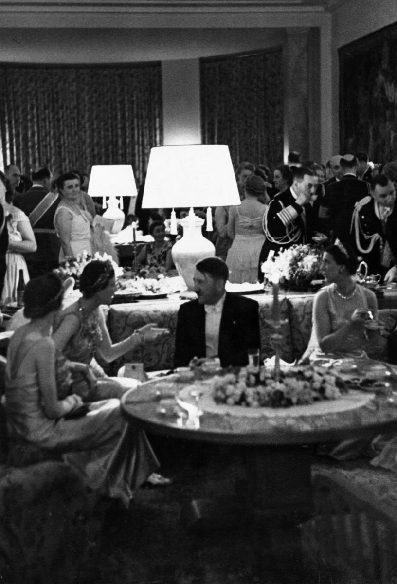 kneginja Olga Karađorđević prilikom zvanične posete Nemačkoj 1939. godine