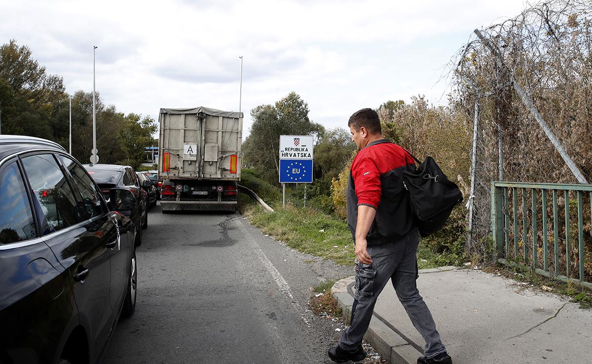 Gradiška granični prelaz