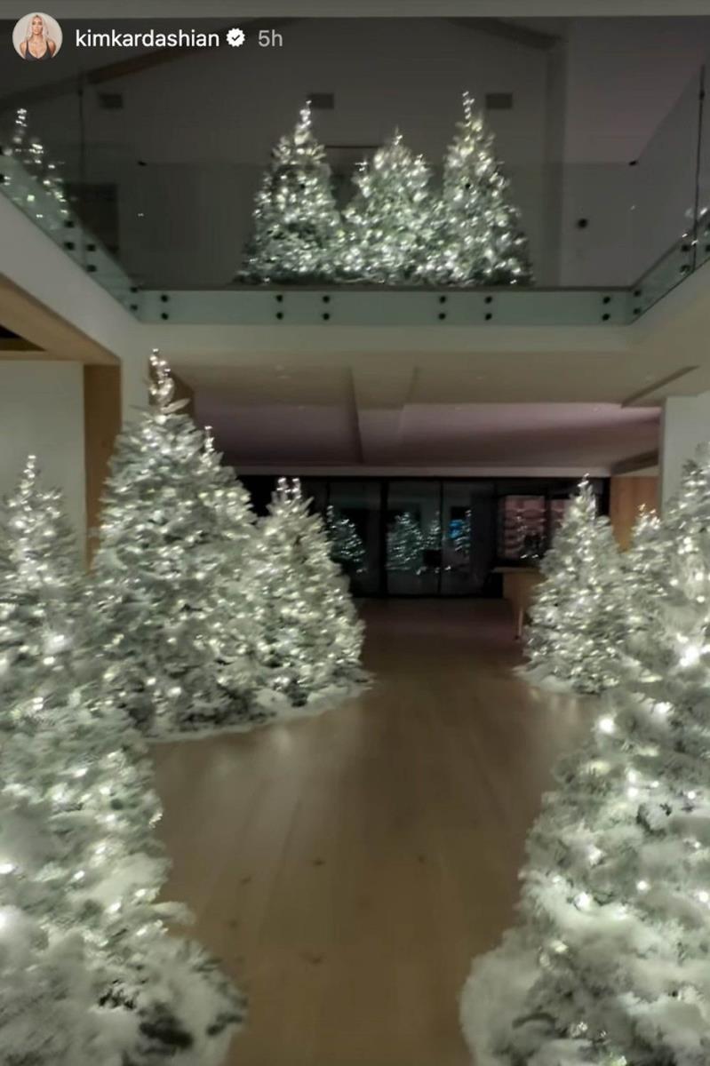 Kim Kardašijan i novogodišnja dekoracija