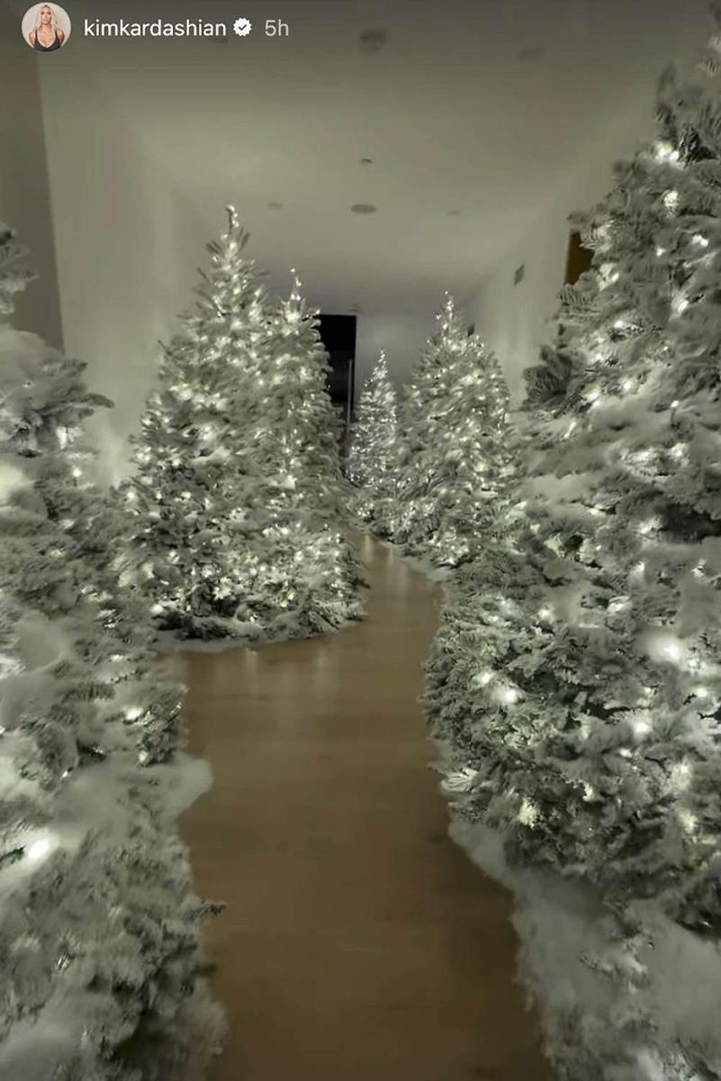 Kim Kardašijan i novogodišnja dekoracija