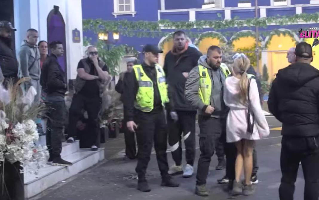 "ENA JE BILA PRETUČENA TOKOM SVAE SA JANJUŠEM" Obezbeđenje opkolilo Aneli i Janjuša, ona niže gnusne prozivke