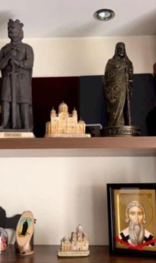 Police u stanu Milana Vasića.jpg