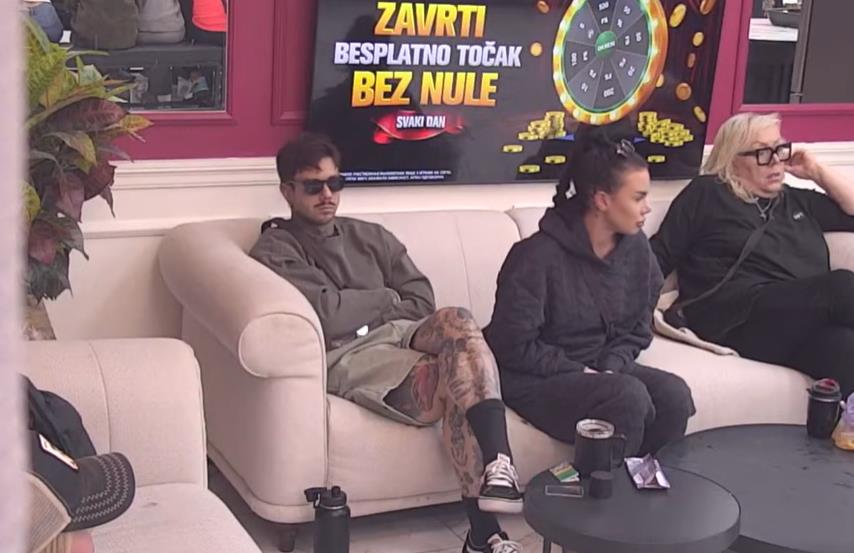 ANITA PREBLEDELA KAO KRPA Anđelo postao njen zakleti neprijatelj, žestoko udario po njoj, izneo detalje iz veze!