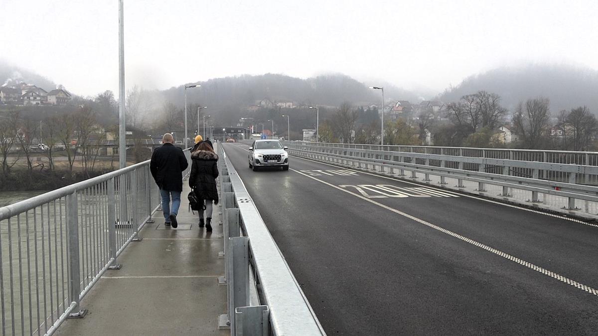 MALI ZVORNIK - Bezbednije i za pešake (1).jpg