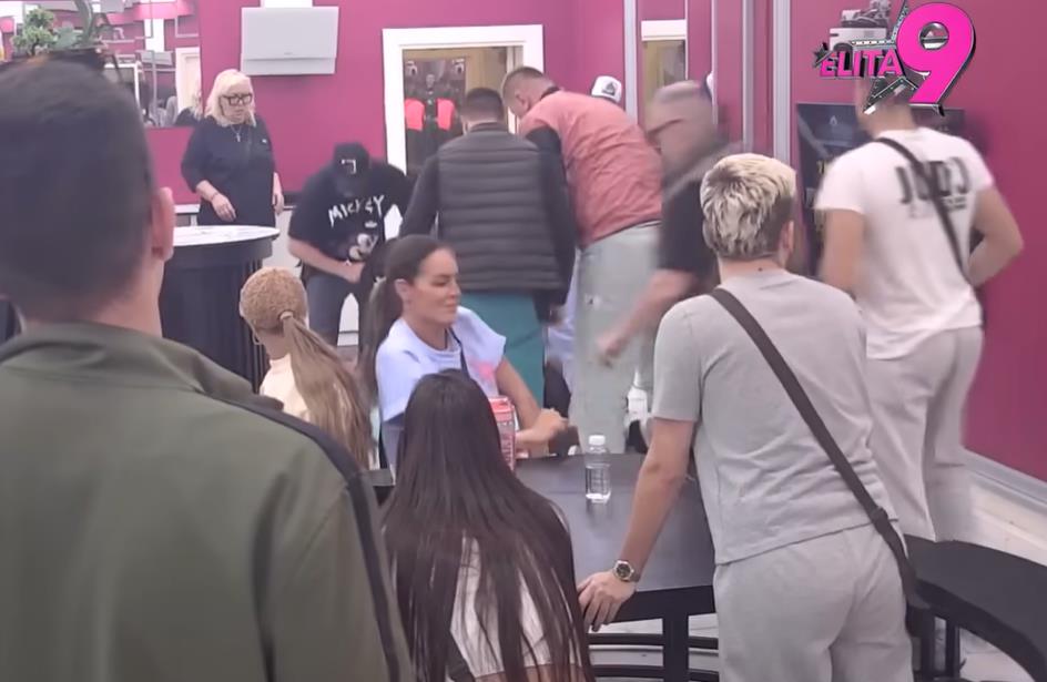 "OVO JE BRUTALNO NASILJE NAD ŽENOM" Nakon tuče sa Asminom, Ahmićkin advokat hitno stigao u Šimanovce: Aneli traži pomoć, želi da napusti objekat