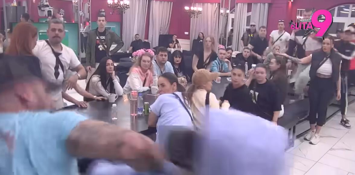 Tuča Aneli Ahmić i Asmina Gurdžića