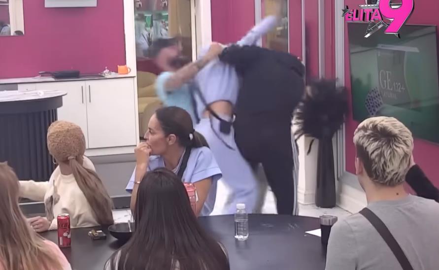 Tuča Aneli Ahmić i Asmina Gurdžića