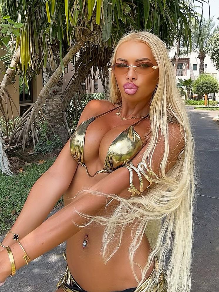 Milica Polskaja vreli kadrovi u kupaćem (3).png