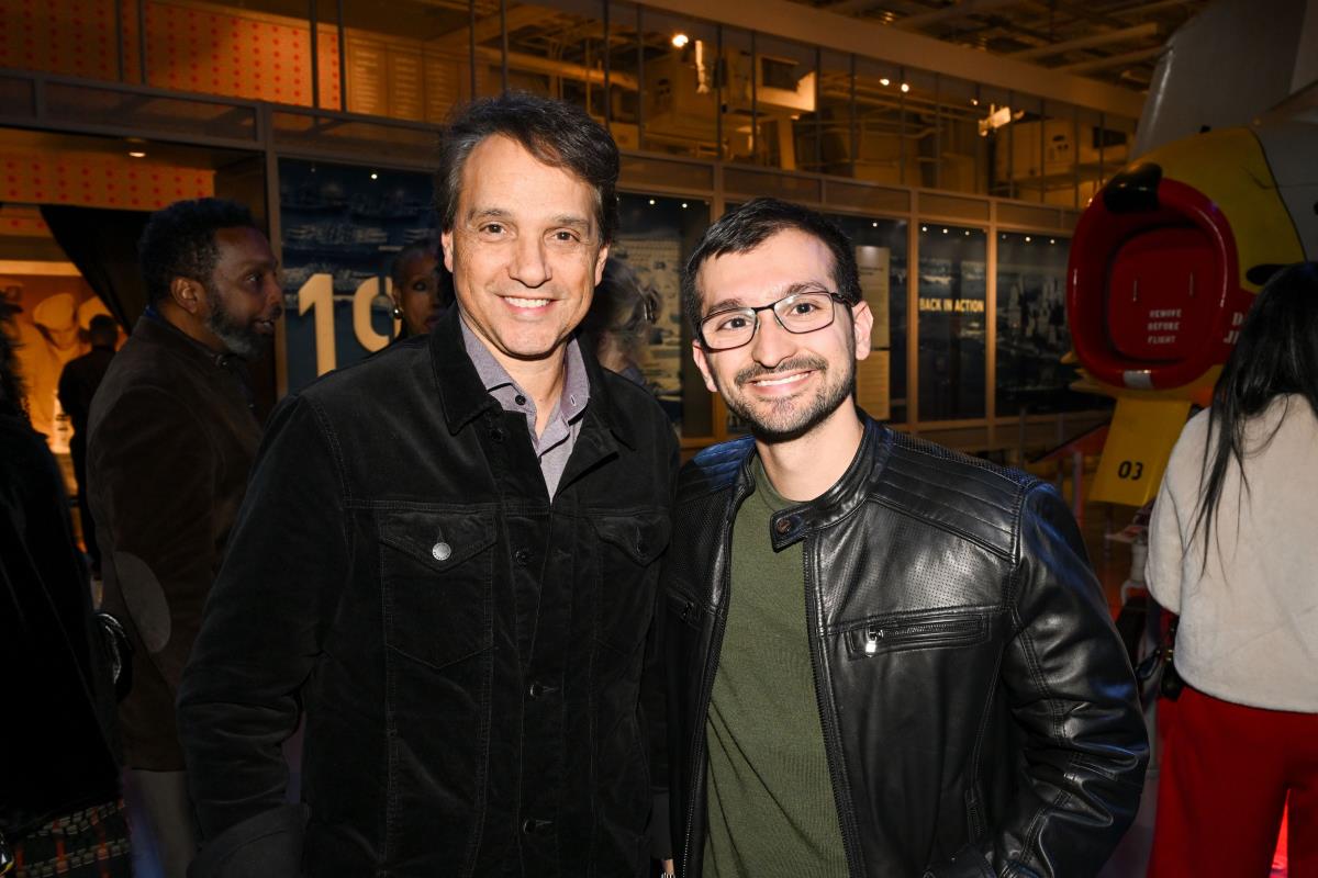 Ralf Mačio na premijeri The Age of Disclosure u Njujorku sa sinom Danijelom