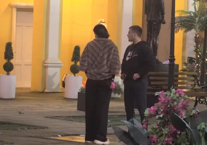 MINA VRBAŠKI KRENULA U AKCIJU Priznala da joj se sviđa cimer, pa odmah počele da sevaju varnice - On nasmejan, a ona nikad srećnija! (FOTO)