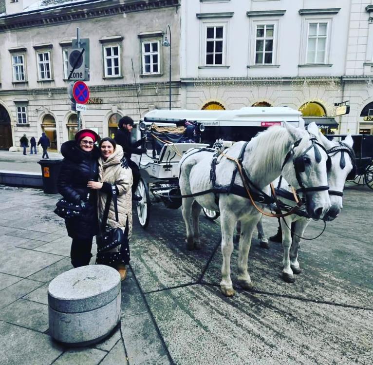 Milica Milša i Danica Ristovski u Beču (3).png