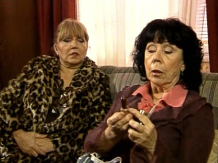 Ljiljana Stjepanović i Jelisaveta Seka Sablić u seriji Ljubav navika panika