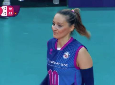 Maja Ognjenović na odbojkaškom terenu