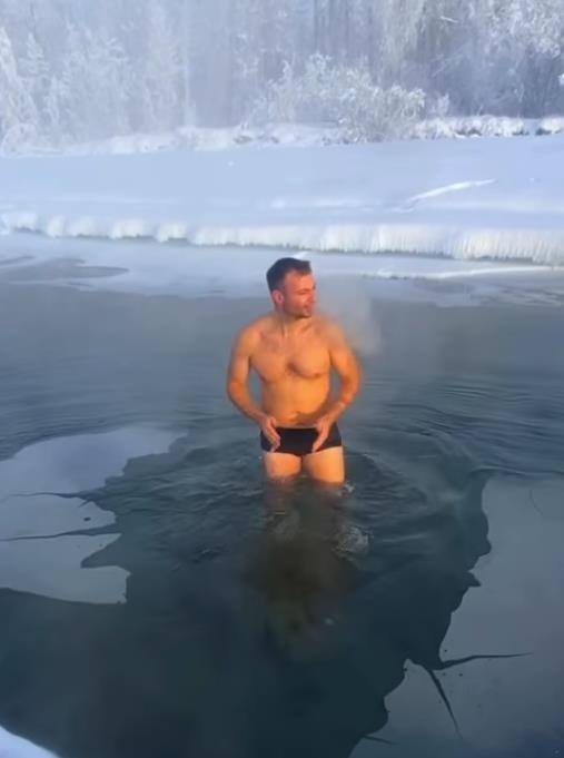 Zaleđena reka u Jakutiji tokom zime