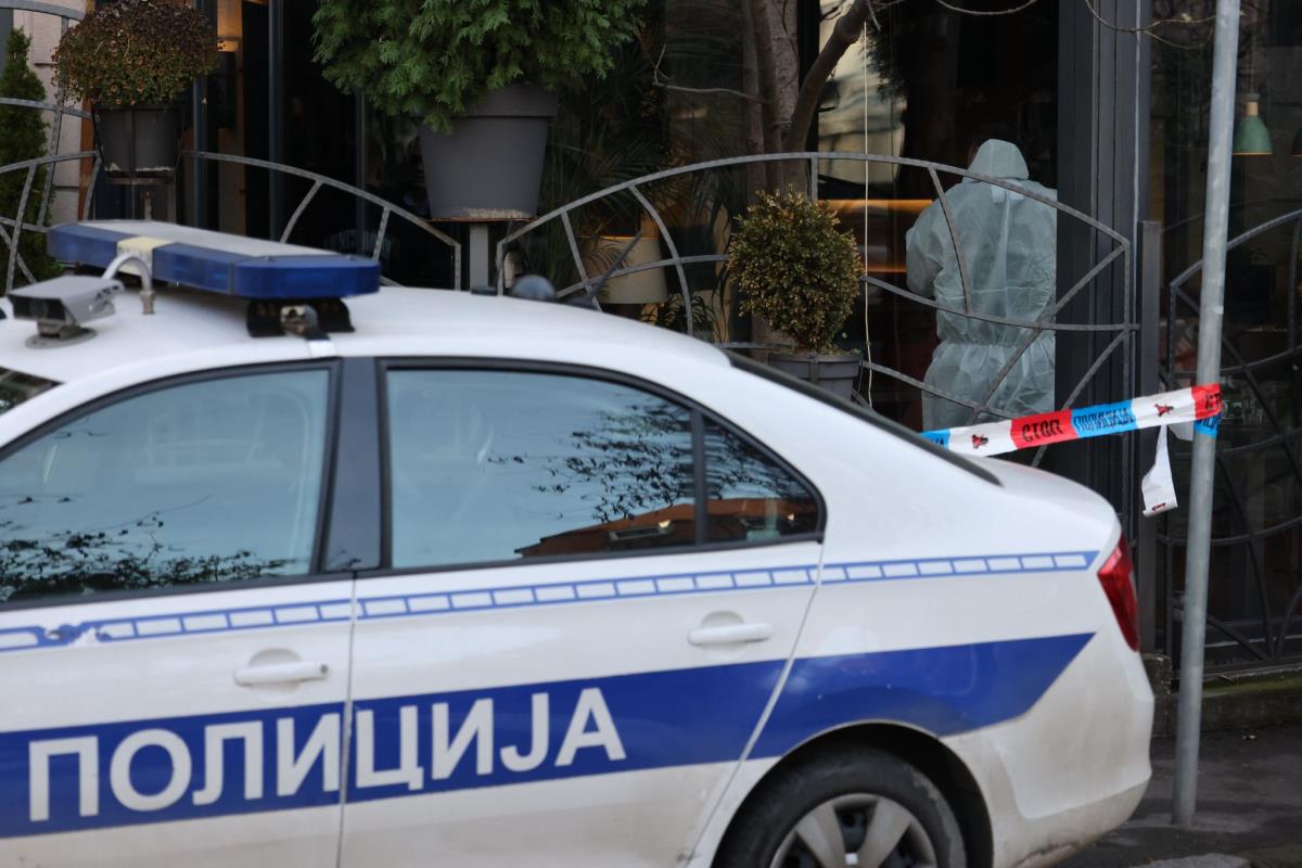 U kafiću na Vračaru ranjen Vuk Bajrušević (9).jpeg