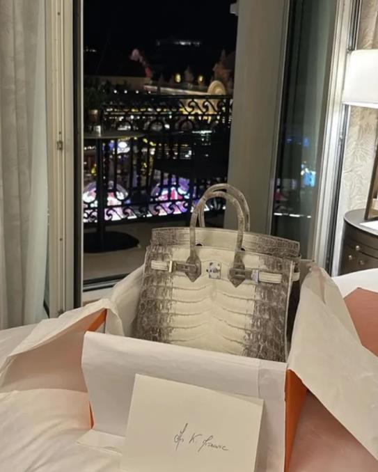 MILICA I ŽELJKO MITROVIĆ SE OTVORILI ZA ĆERKU Poslali joj poklon koji košta 400.000 € i jako je redak! (FOTO)