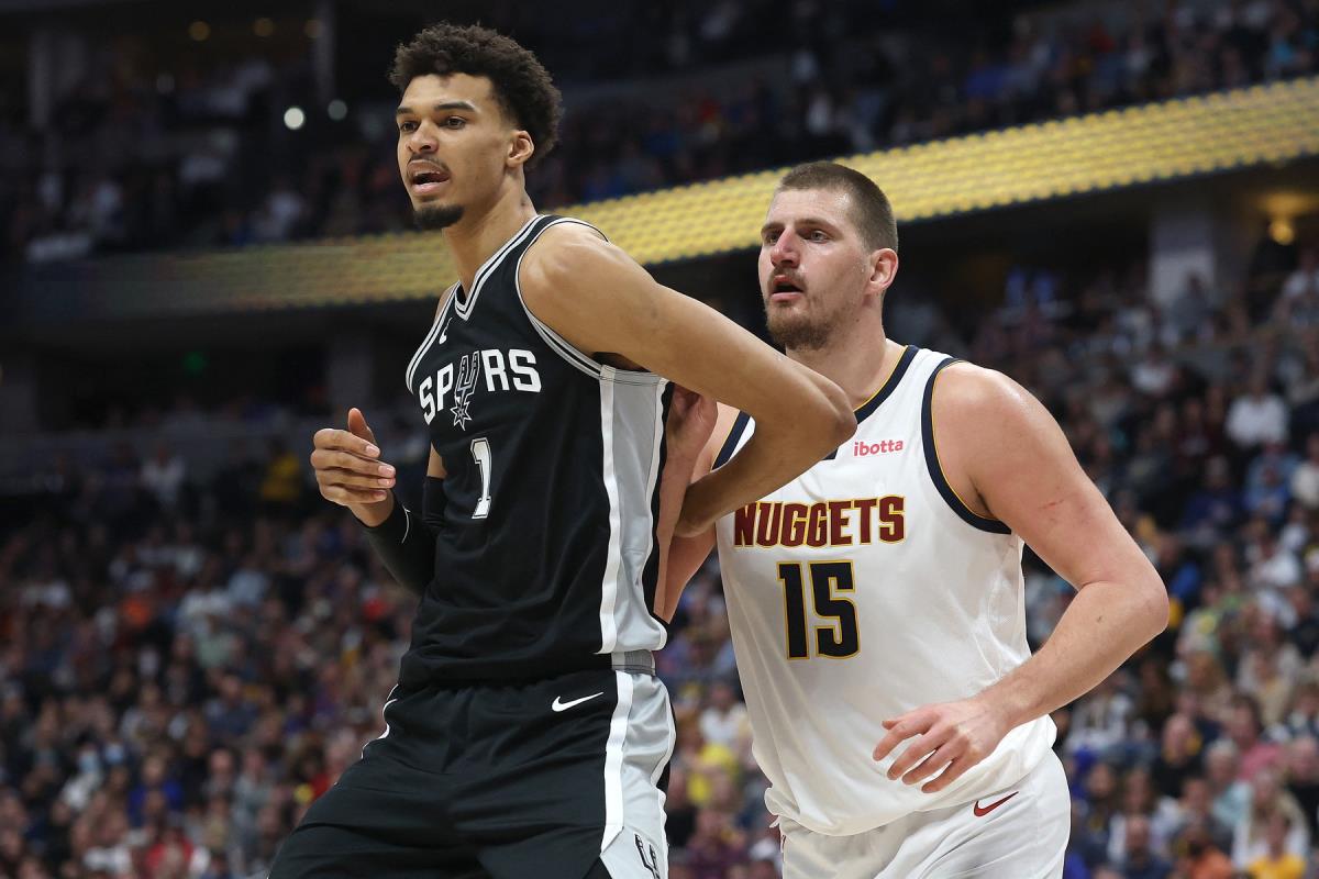 Viktor Vembanjama i Nikola Jokić