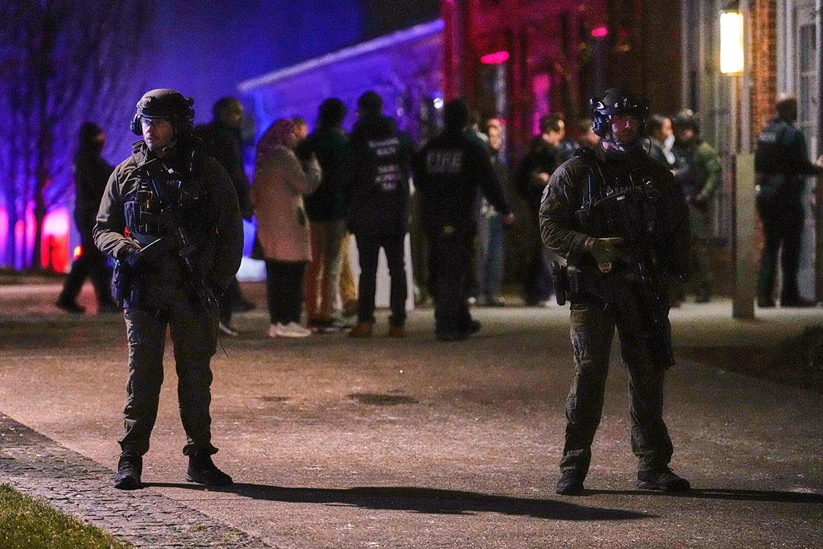 x AP Charles Krupa.jpg