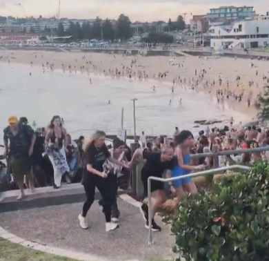 Australija pucnjava Sidnej plaža Bondi beach
