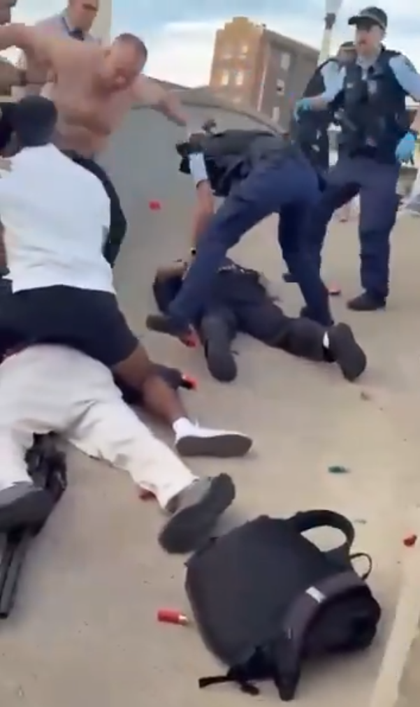 Australija pucnjava Sidnej plaža Bondi beach