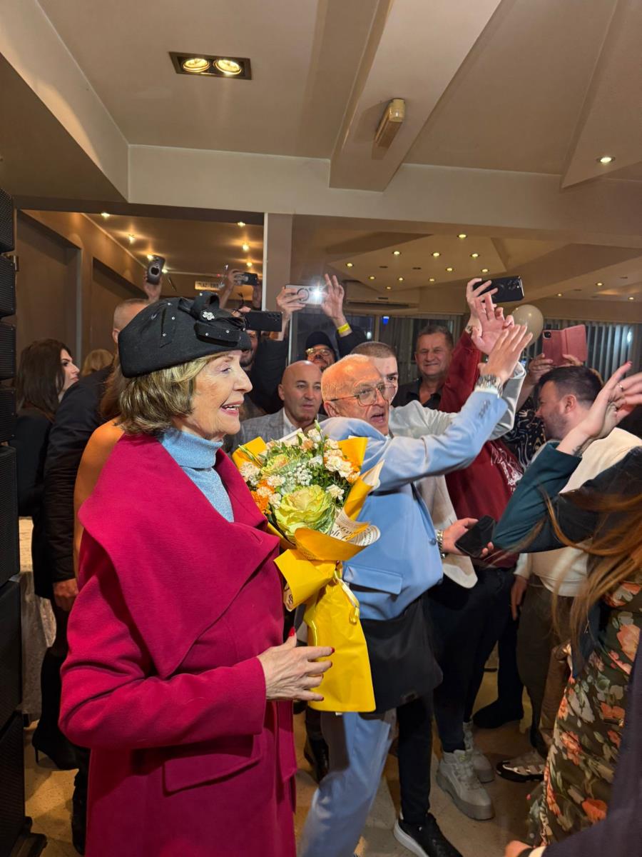 Lepa Lukić Era Ojdanić proslavio punoletstvo unuka