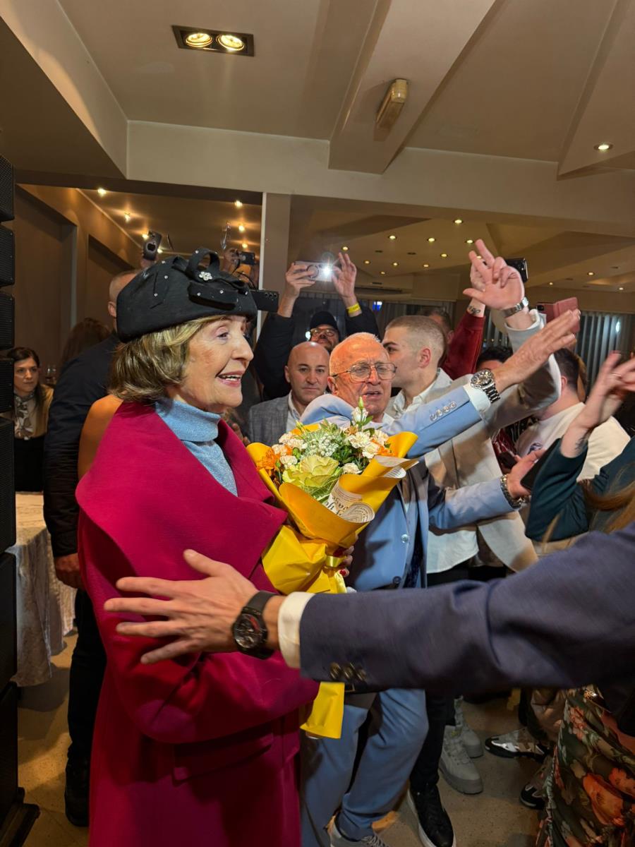 Lepa Lukić Era Ojdanić proslavio punoletstvo unuka