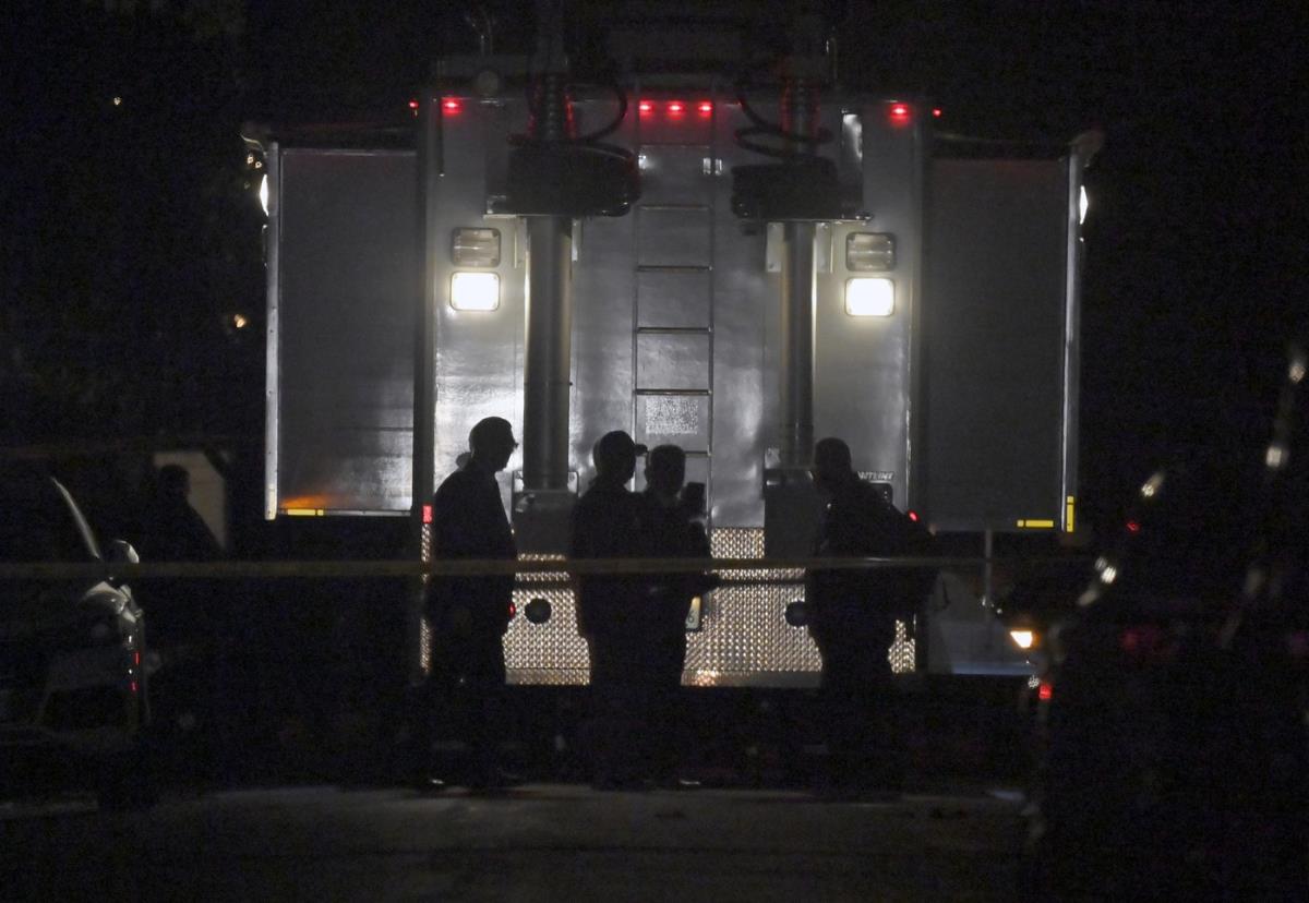 Kuća u kojoj su ubijeni Rob Rajner i njegova supruga Mišel Rajner. Policija na licu mesta