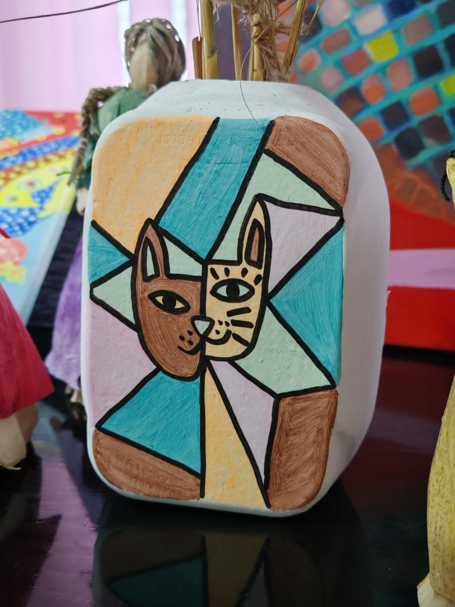 FOTO UIKS, predmet koji su izradili osuđenici za humanitarnu aukciju.jpg