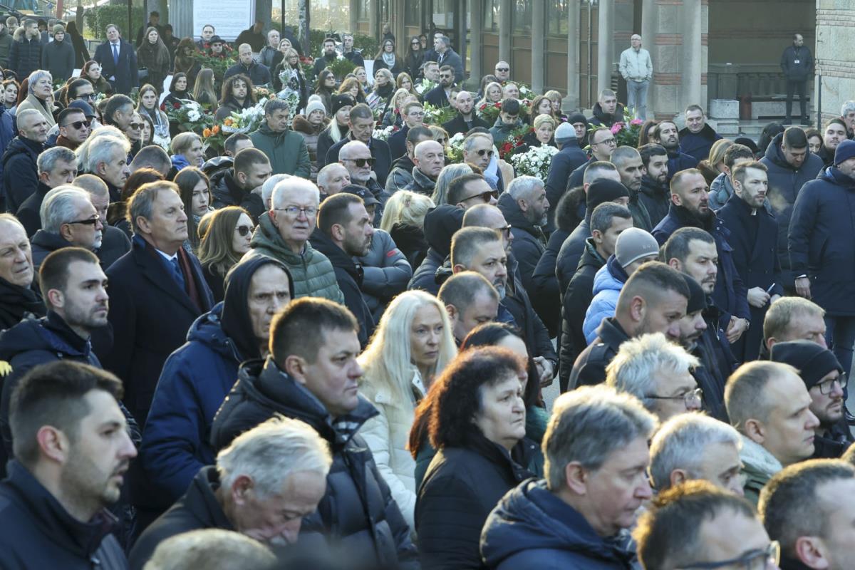 WhatsApp Image 2025-12-15 at 15.23.00 (3).jpg