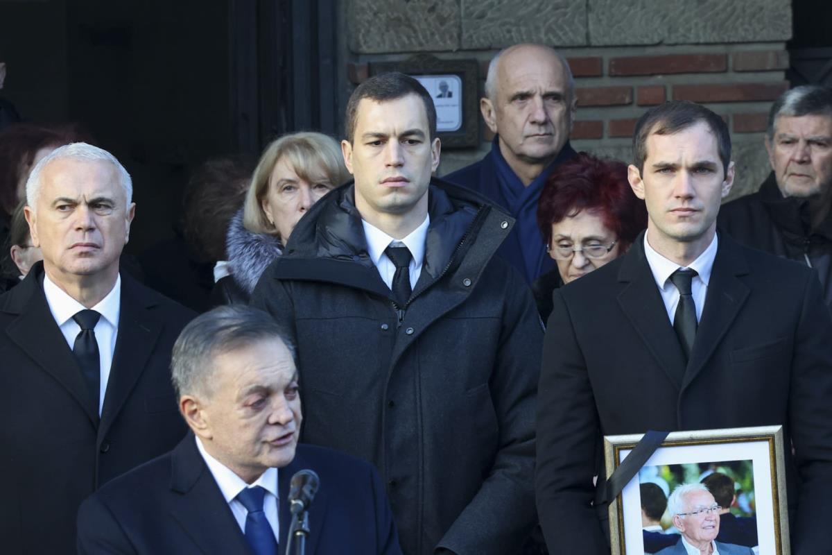 WhatsApp Image 2025-12-15 at 15.23.02.jpg