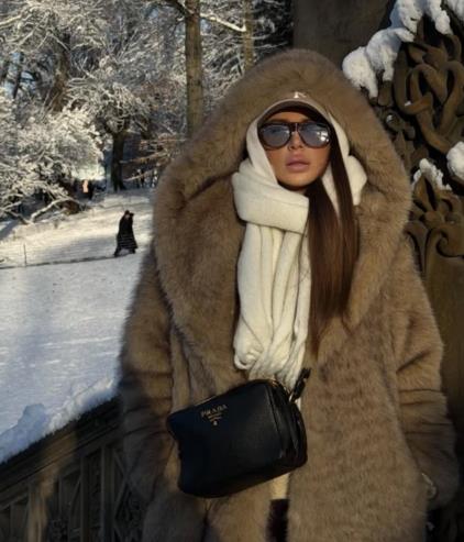 NEVEROVATNE SCENE IZ AMERIKE: Uhvaćena u prevari pred milionima, sada bez zadrške pokazuje kako uživa sa novim dečkom, ovo zajedno rade