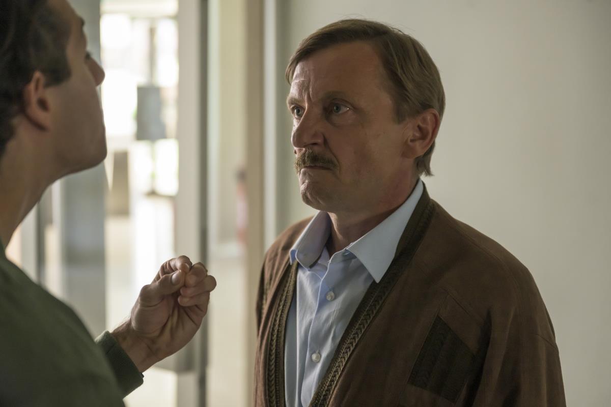 Jovo Maksić kao policajac Nikica Baša u seriji „Tvrđava”