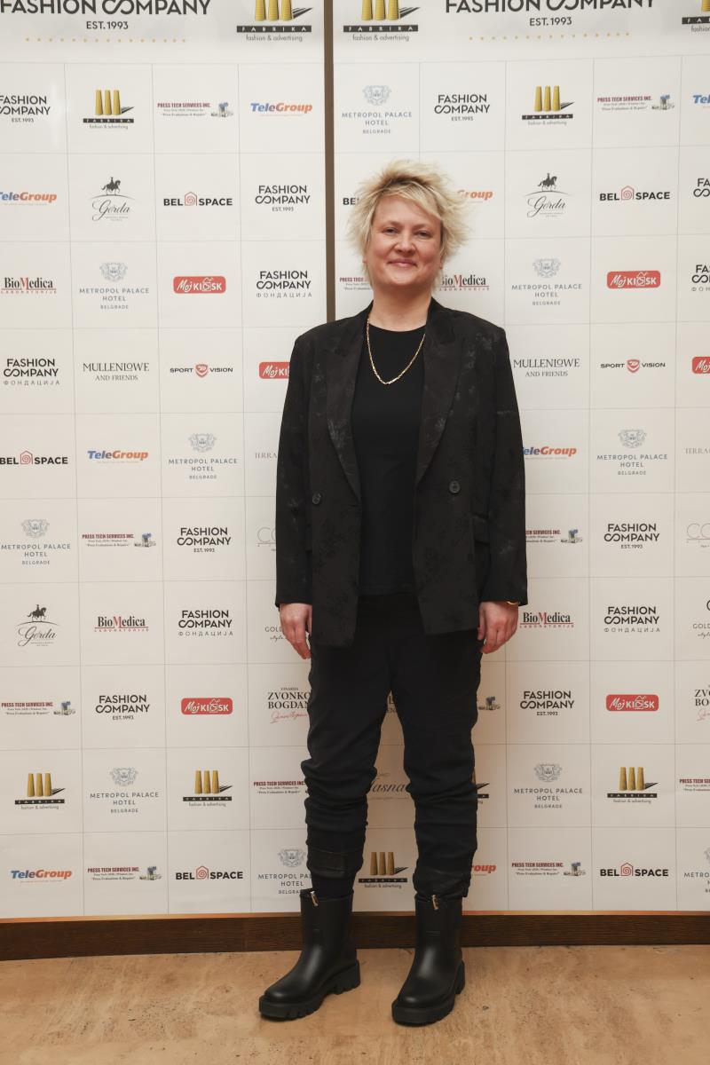 Marina Maljković crveni tepih.JPG