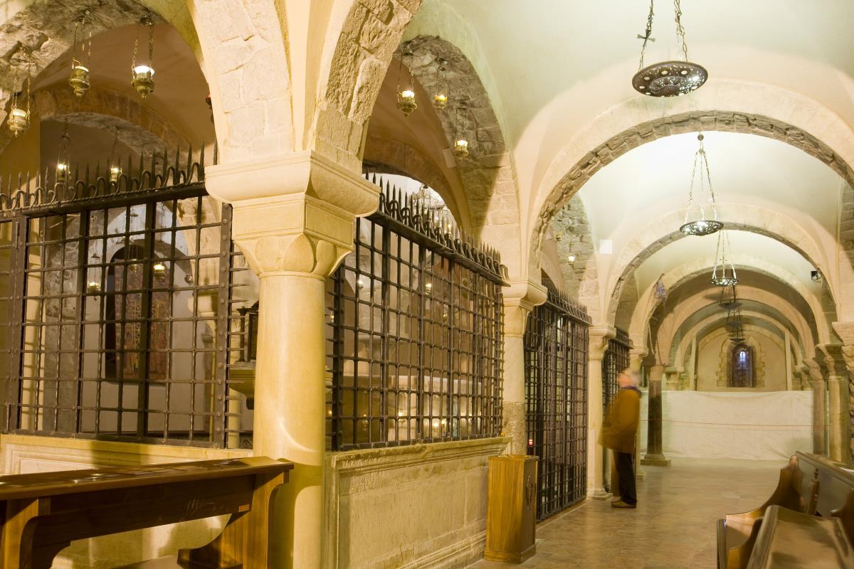 Grob Svetog Nikole u crkvi u Bariju