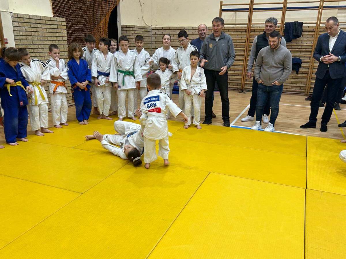 Mali sajam sporta u Bečeju