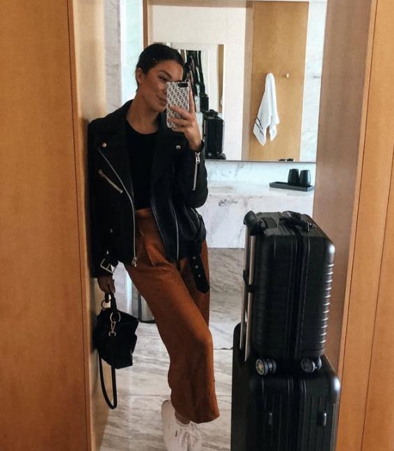 Katarina stjuardesa u privatnim avionima (2).png